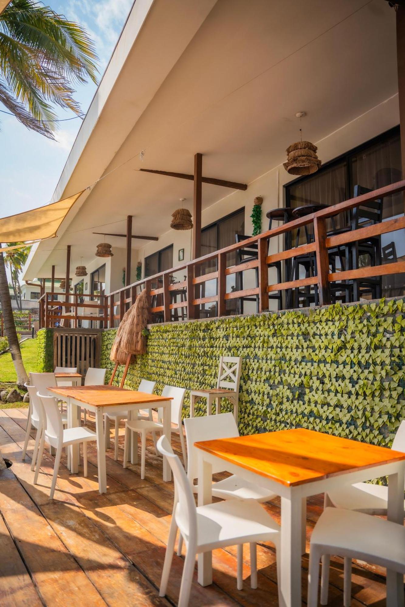 Reef On The Water Hotel Tamanique Bagian luar foto