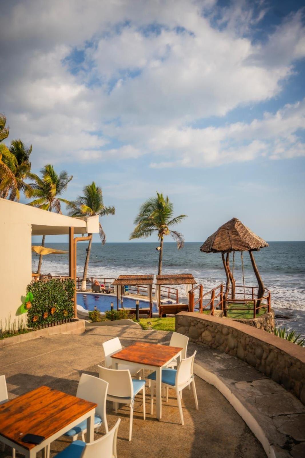 Reef On The Water Hotel Tamanique Bagian luar foto