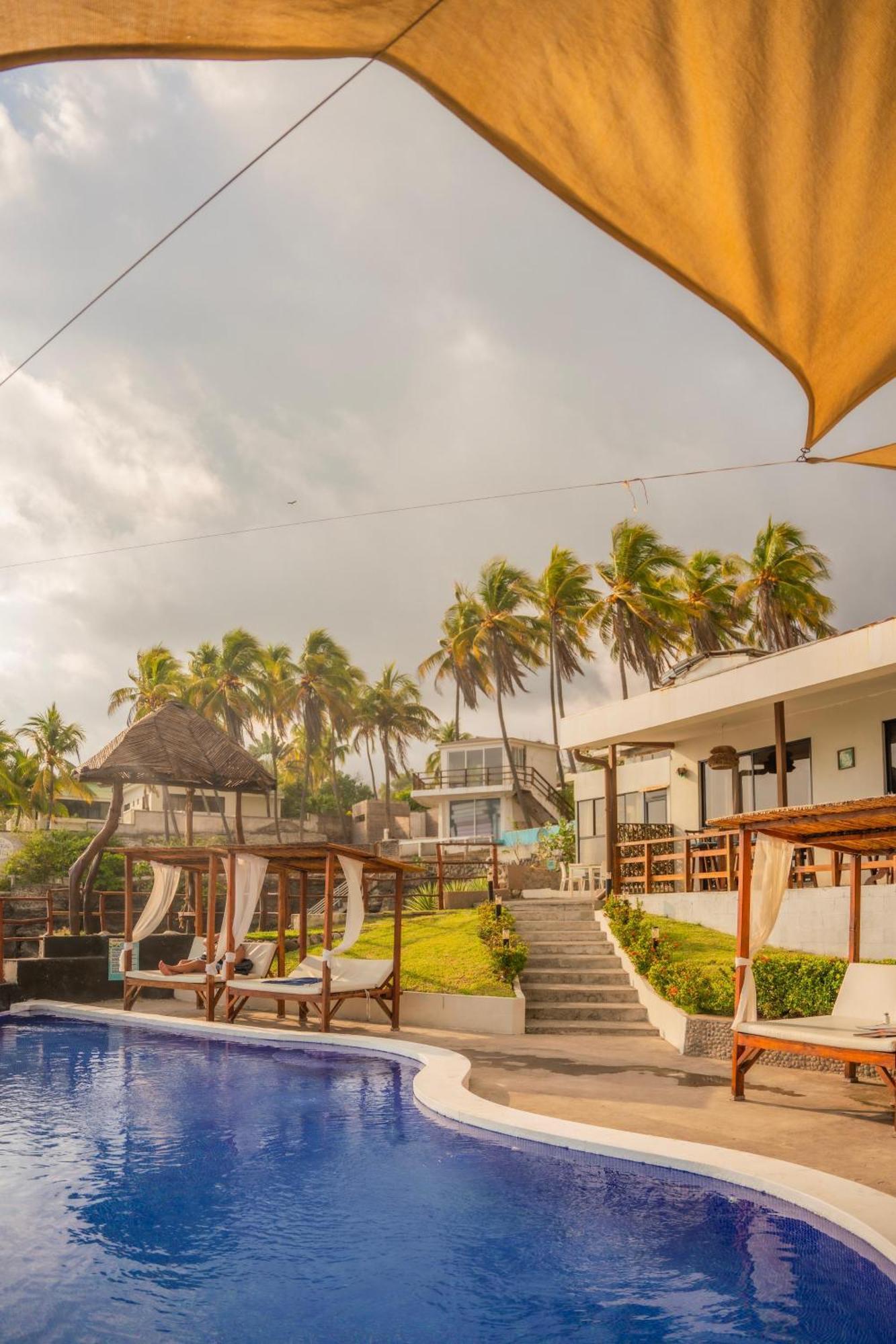 Reef On The Water Hotel Tamanique Bagian luar foto